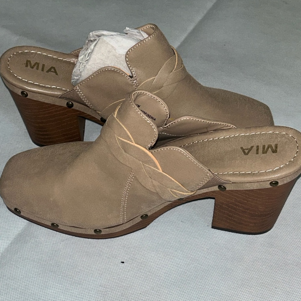 Mia studded heeled mule taupe faux leather shoe size 11 new without box